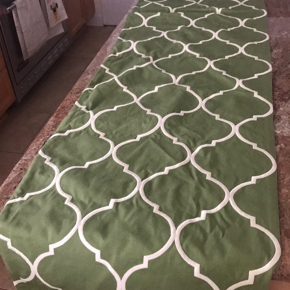 Beautiful, like new table runner by Pottery Barn
